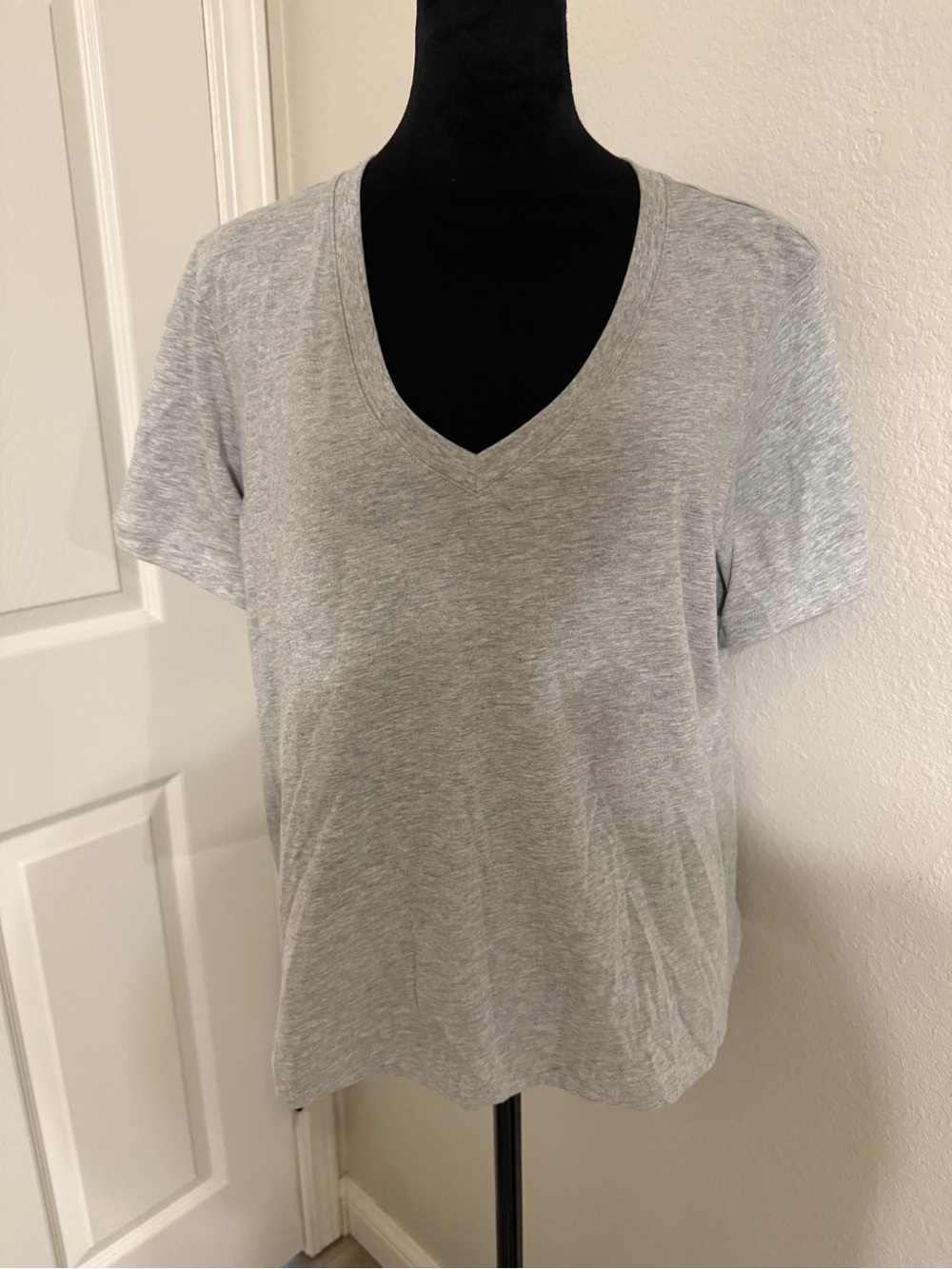 Bombas Heather Gray V-Neck Short Sleeve Tee